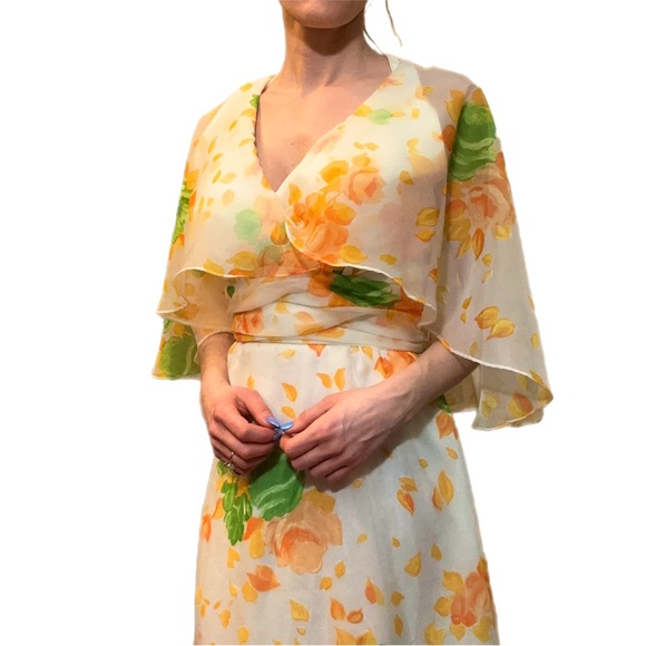 Authentic vintage 1970's Lorrie Deb gown with cape - Picture 3 of 17